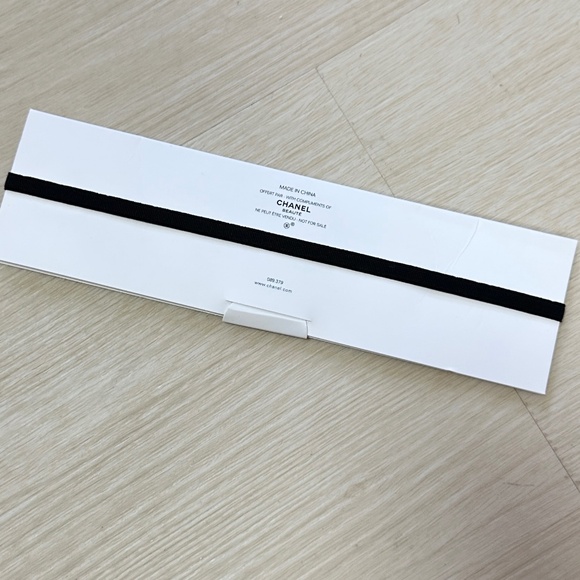 Chanel Bookmark - Picture 3 of 4